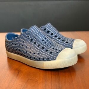 Native Shoes Jefferson, size 10, Blue Glow In The Dark Wavy Stripe Slip-On